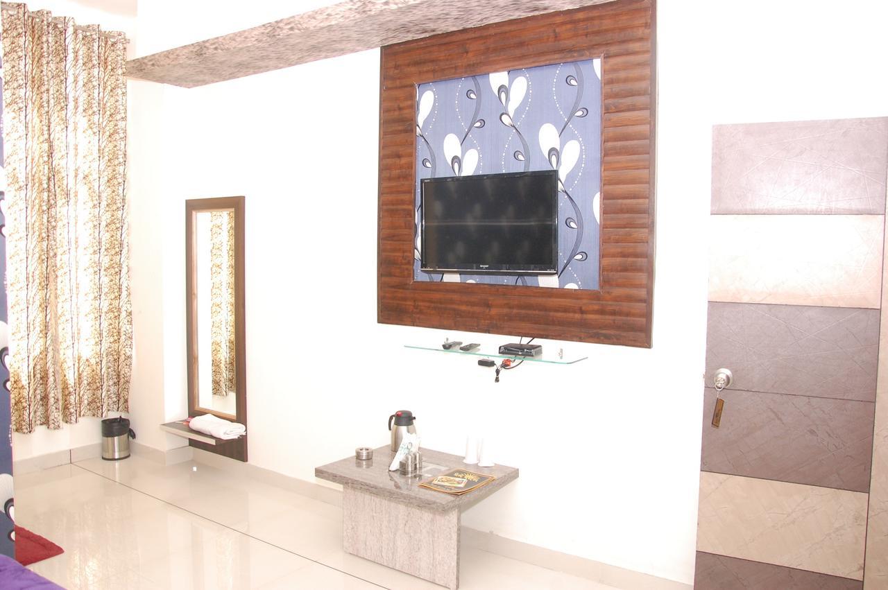 Hotel Prem Bandhan Hisar Bagian luar foto