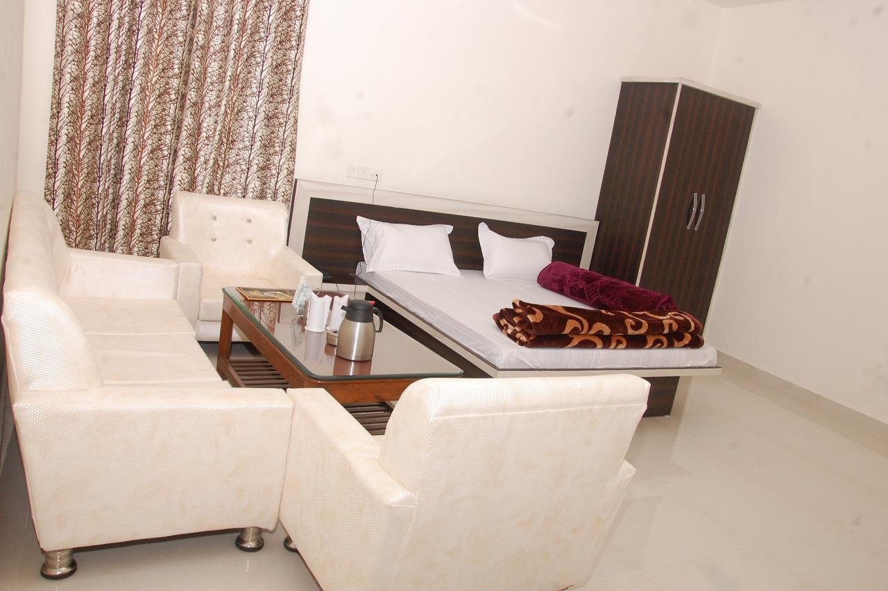 Hotel Prem Bandhan Hisar Bagian luar foto
