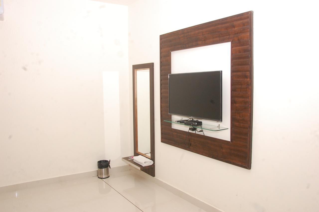 Hotel Prem Bandhan Hisar Bagian luar foto