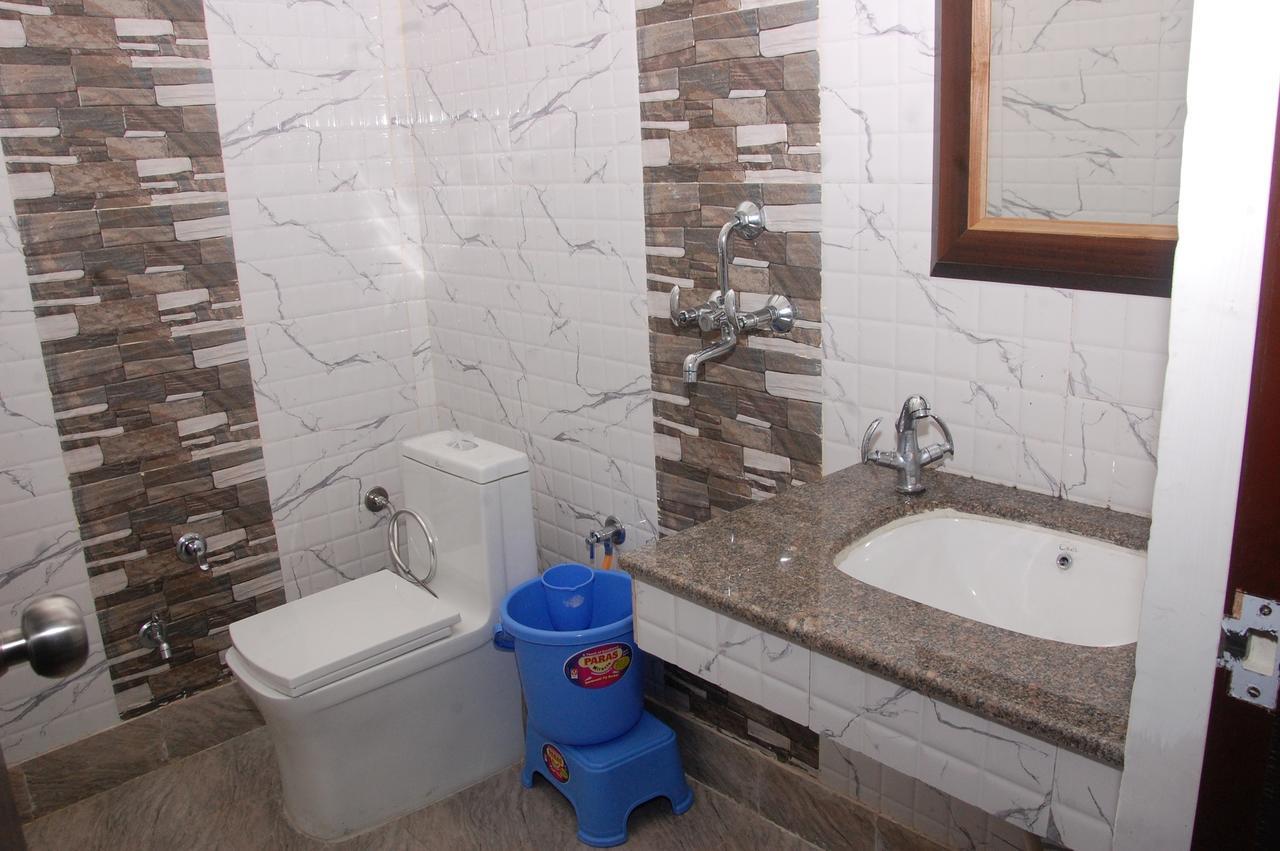 Hotel Prem Bandhan Hisar Bagian luar foto